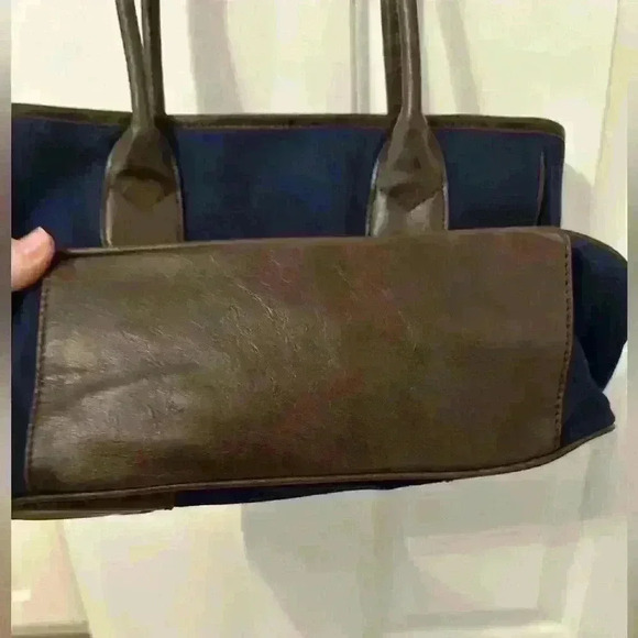 Tommy Hilfiger Navy Blue and
Leather shoulder‎ Bag - Picture 5 of 5